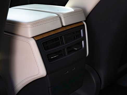 Used 2020 Tesla Model X Long Range image 20