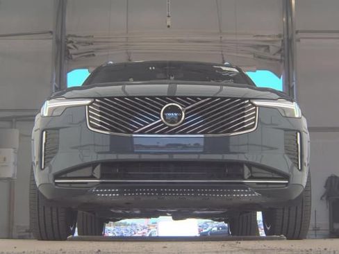 Used 2026 Volvo XC90 B6 Plus AWD/4WD image 2