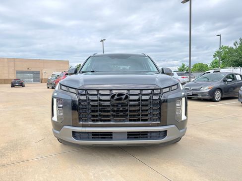 Used 2023 Hyundai Palisade Limited FWD image 2