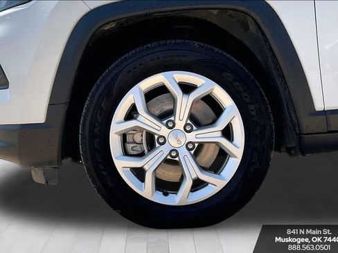Used 2024 Jeep Compass Latitude AWD/4WD image 33