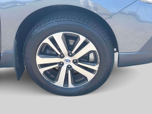 Used 2019 Subaru Outback 2.5i Limited AWD/4WD image 8