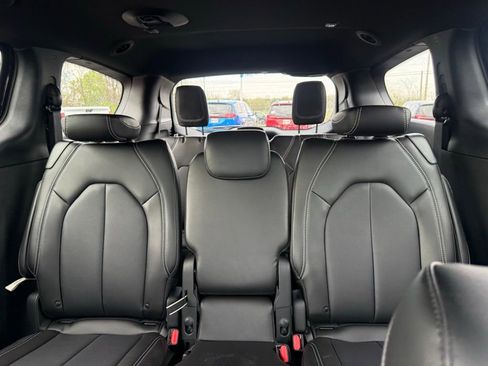 New 2026 Chrysler Pacifica Select image 29