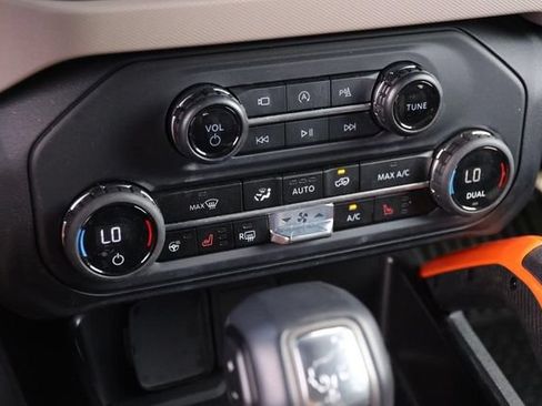 Certified 2024 Ford Bronco Wildtrak AWD/4WD image 20