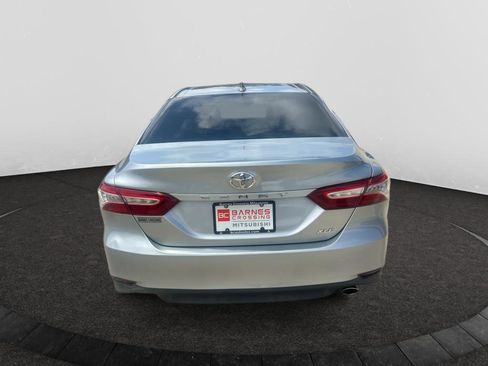 Used 2020 Toyota Camry XLE FWD image 6