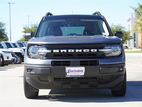 Used 2022 Ford Bronco Sport Outer Banks w/ Tech Package image 2