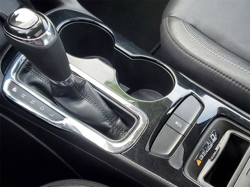 Used 2017 Chevrolet Cruze Premier image 23