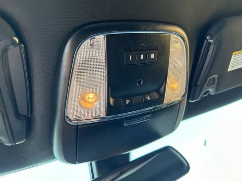 Used 2019 Chrysler 300 S image 27