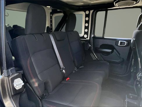 Used 2019 Jeep Wrangler Unlimited Rubicon w/ Uconnect 4C Nav & Sound Group image 23