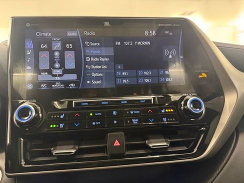 Used 2021 Toyota Highlander Limited image 22