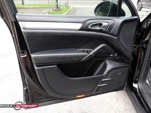 Used 2014 Porsche Cayenne Turbo AWD/4WD image 15