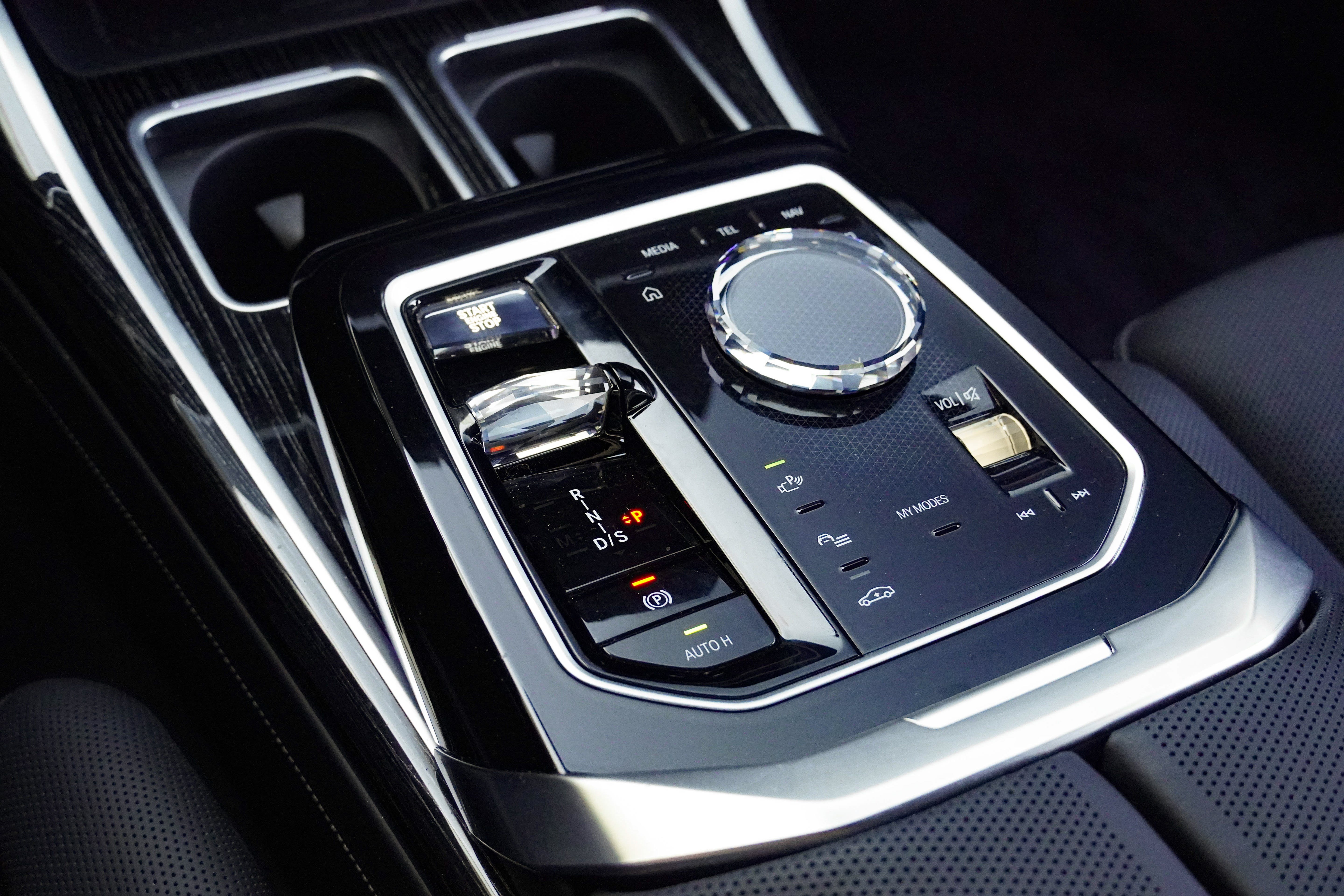 Certified 2024 BMW 740i RWD image 27