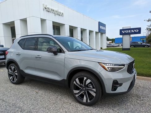 New 2026 Volvo XC40 B5 Ultra w/ Protection Package Premier image 2