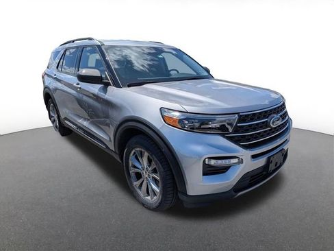 Certified 2023 Ford Explorer XLT w/ Equipment Group 202A AWD/4WD image 7