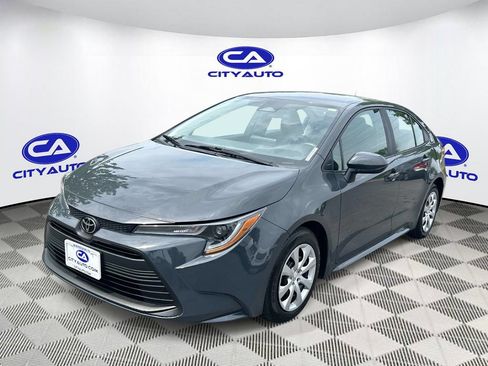 Used 2023 Toyota Corolla LE FWD image 9
