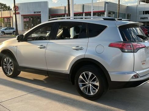 Used 2016 Toyota RAV4 XLE AWD/4WD image 23