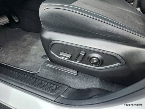 Used 2025 Jeep Grand Cherokee L Laredo w/ Trailer Tow Package image 28