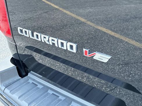 Used 2017 Chevrolet Colorado LT w/ LT Convenience Package AWD/4WD image 11