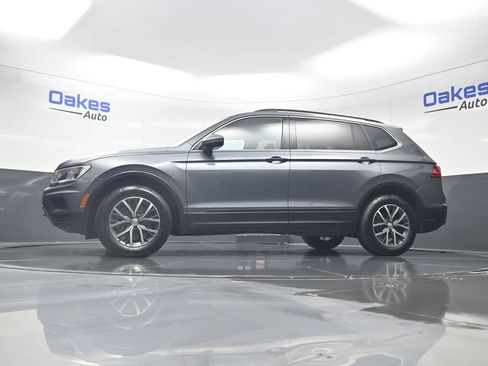 Used 2019 Volkswagen Tiguan SE w/ Panoramic Sunroof Package AWD/4WD image 45