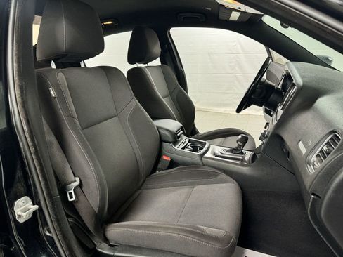 Used 2019 Dodge Charger SXT image 13
