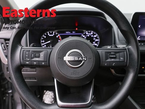 Used 2024 Nissan Rogue S AWD/4WD image 10