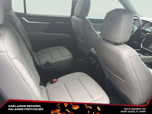 Certified 2026 GMC Acadia Elevation w/ Elevation Premium Package FWD image 31
