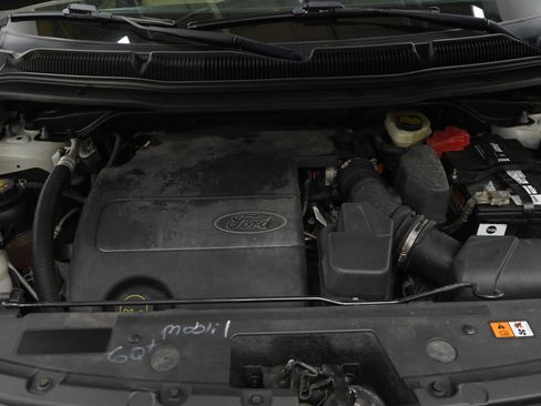 Used 2016 Ford Explorer XLT w/ Equipment Group 201A AWD/4WD image 32