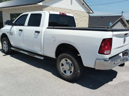 Used 2018 RAM 2500 Tradesman w/ Chrome Appearance Group AWD/4WD image 3