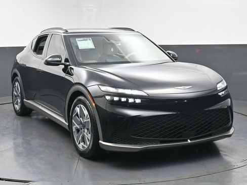 Used 2024 Genesis GV60 RWD image 3