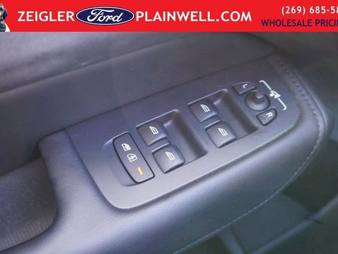 Used 2023 Volvo XC60 T8 Plus w/ Protection Package Premier image 30