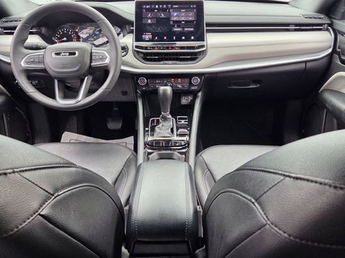 Used 2025 Jeep Compass Limited AWD/4WD image 8