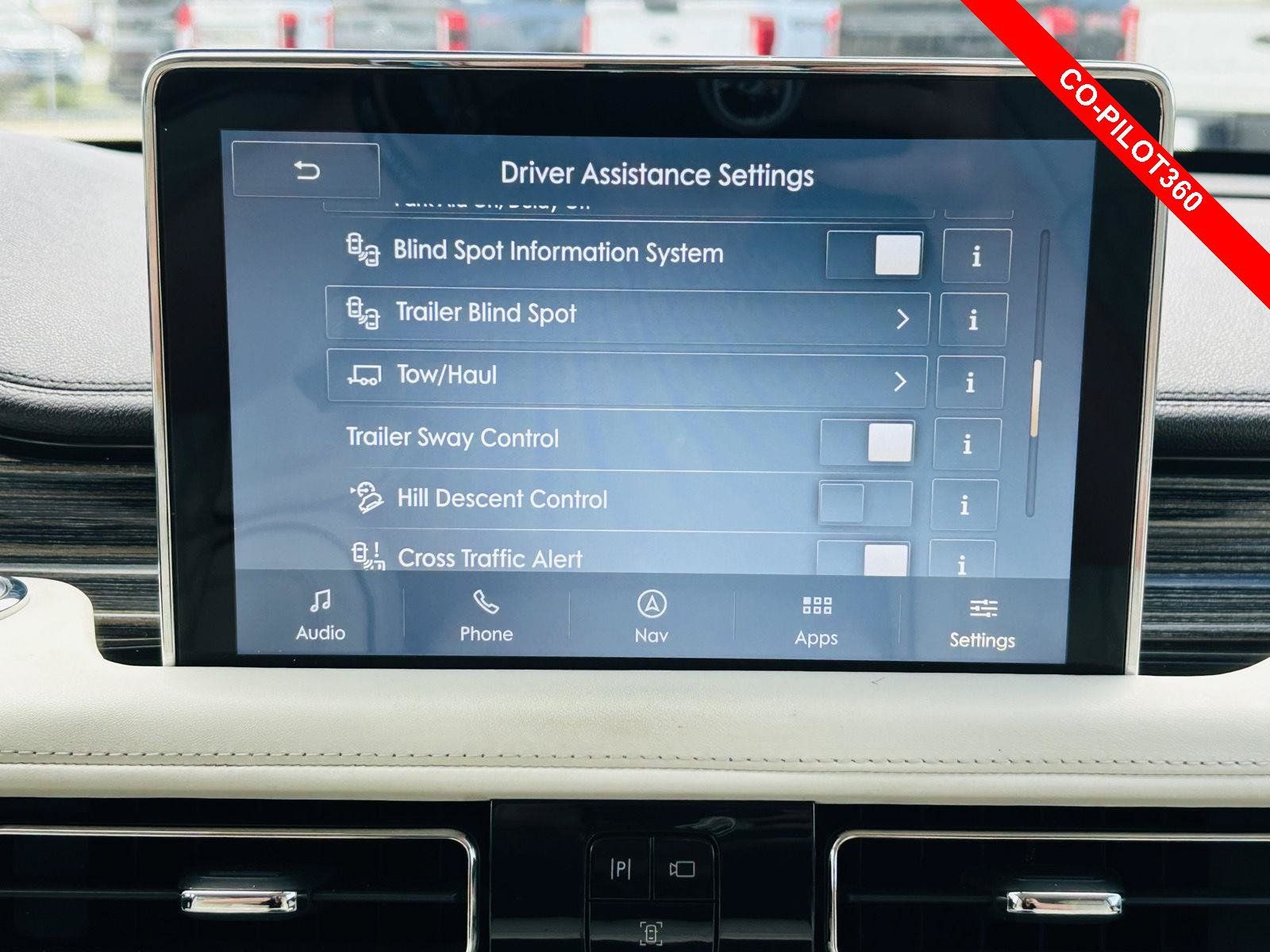 Used 2020 Lincoln Aviator Black Label w/ Class IV Trailer Tow Package AWD/4WD image 10