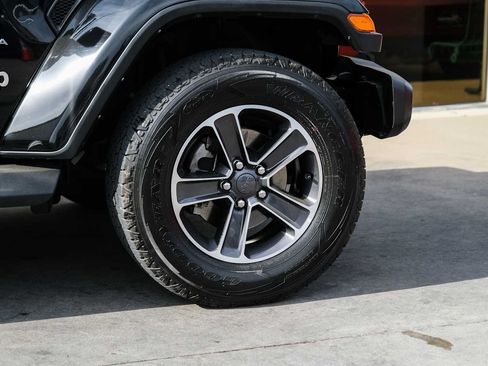 Used 2023 Jeep Wrangler Unlimited Sahara AWD/4WD image 9