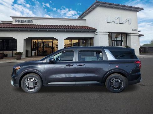 New 2026 Kia Carnival EX image 5