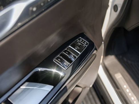 Used 2025 Cadillac Escalade V w/ LPO, ONYX Package AWD/4WD image 18
