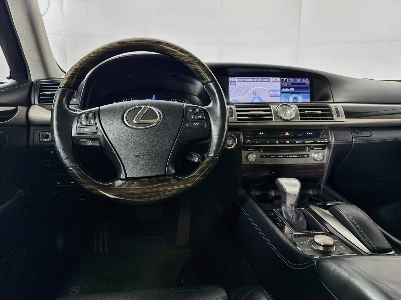 Used 2014 Lexus LS 460 AWD w/ Comfort Package image 24