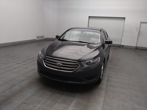 Used 2015 Ford Taurus SE FWD image 15