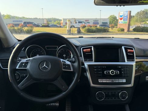 Used 2015 Mercedes-Benz GL 450 4MATIC image 12