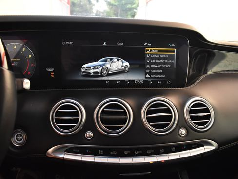 Used 2020 Mercedes-Benz S 560 4MATIC Coupe w/ AMG Line Exterior image 41