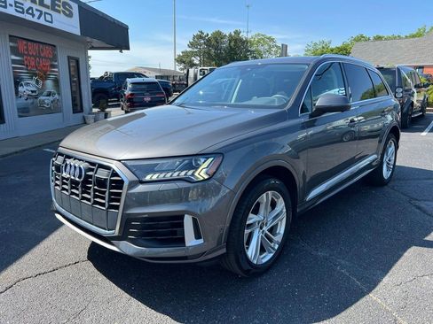 Used 2023 Audi Q7 3.0T Premium w/ Convenience Package AWD/4WD image 2