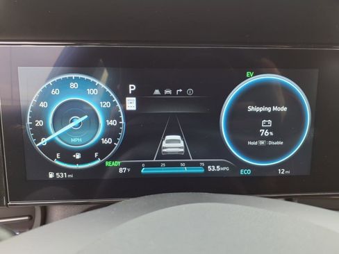 Certified 2025 Hyundai Elantra SEL image 11