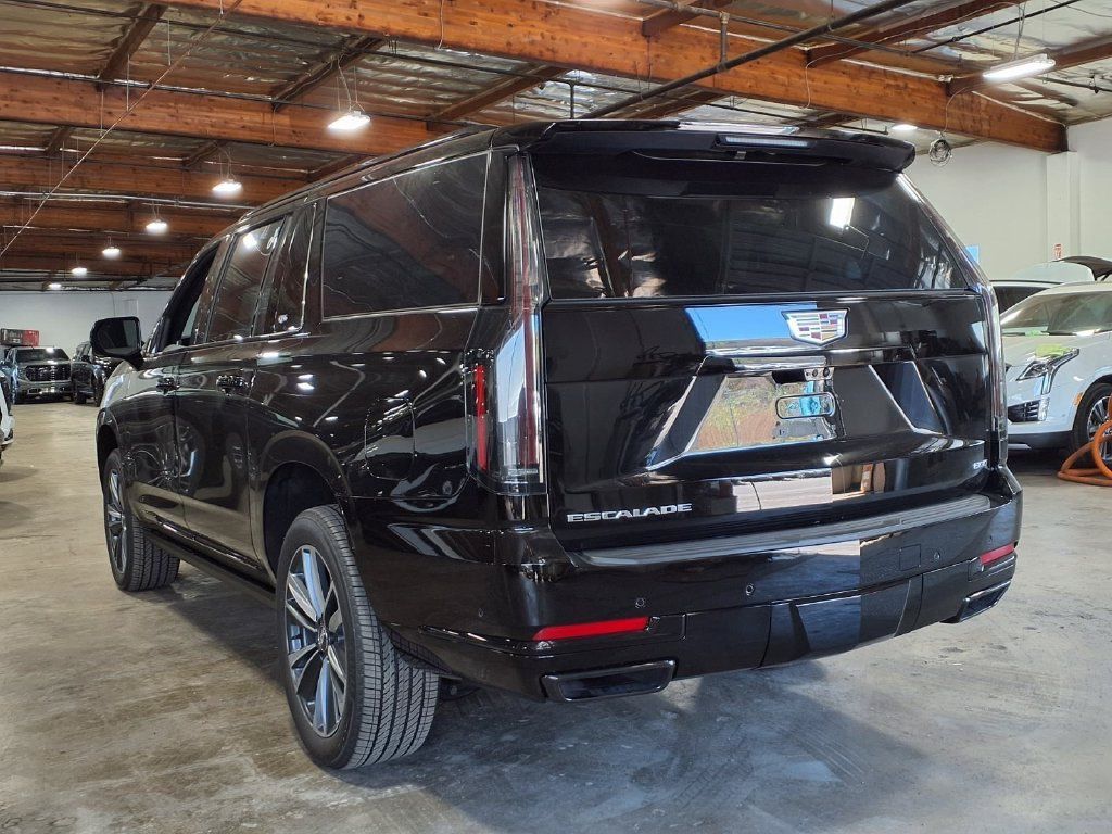 New 2026 Cadillac Escalade ESV Sport AWD/4WD image 9