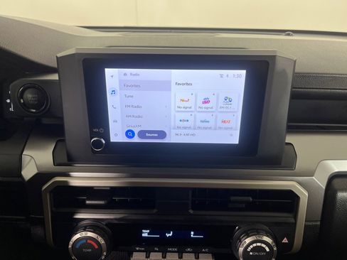 Certified 2025 Toyota Tacoma SR5 image 19