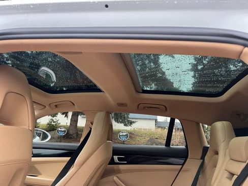 Used 2018 Porsche Panamera 4S image 32