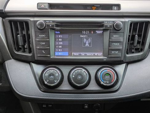 Used 2016 Toyota RAV4 LE FWD image 12