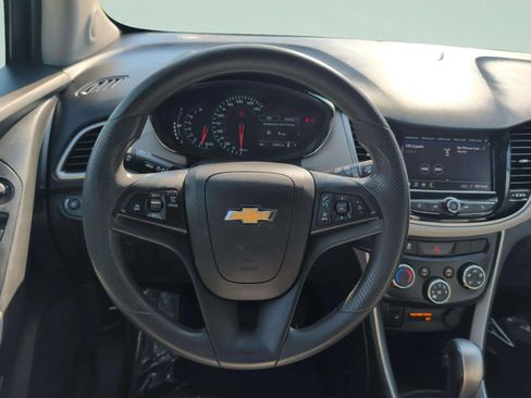 Used 2021 Chevrolet Trax LT AWD/4WD image 22