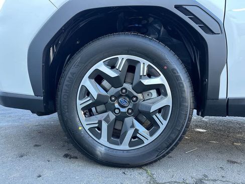 Used 2026 Subaru Forester Premium AWD/4WD image 8