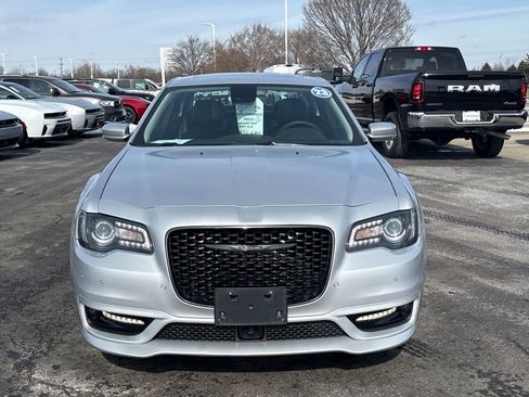 Used 2023 Chrysler 300 Touring L w/ Popular Equipment Group image 8