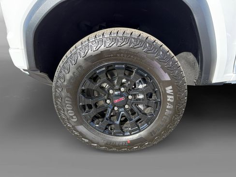 New 2026 GMC Canyon Elevation RWD image 9