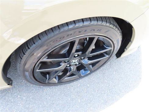 Used 2025 Honda Civic Sport image 9