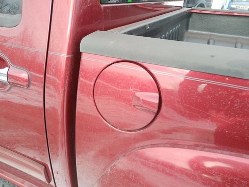 Used 2011 GMC Canyon SLE image 16